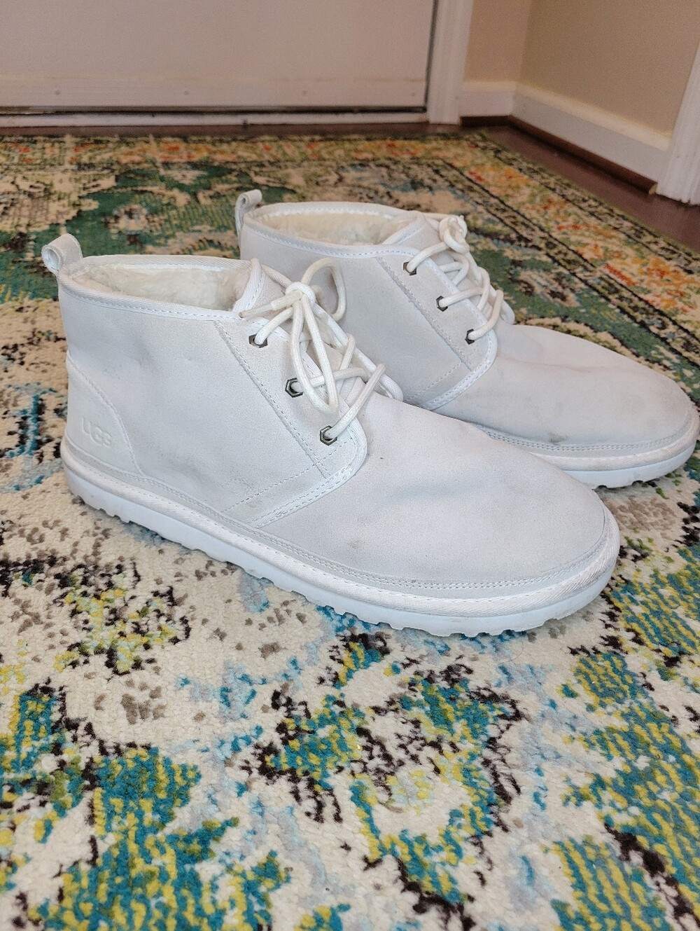 UGG Neumel White Low Top Suede Soft Boots, Size Mens 14